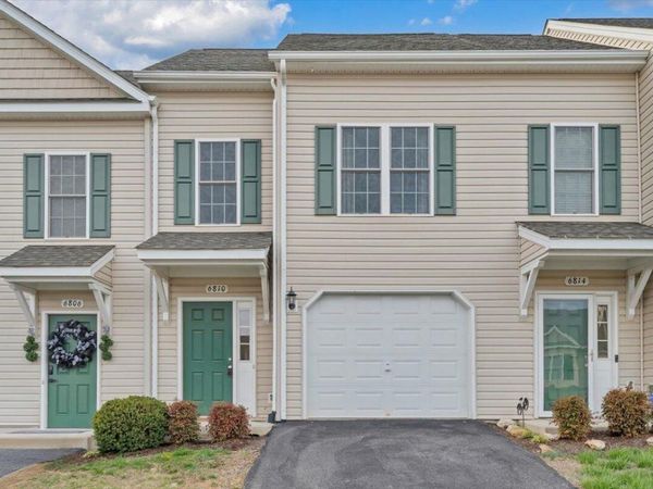 6810 Village Green DR , Roanoke, VA 24019