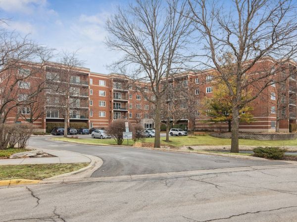 5225 N Riversedge Terrace , Unit 201, Chicago, IL 60630