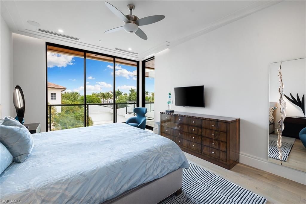 495 5th St S, Unit #304, Naples, FL 34102 Photo