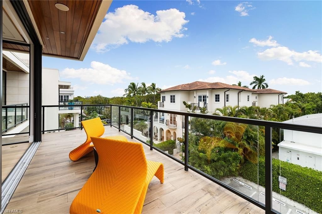495 5th St S, Unit #304, Naples, FL 34102 Photo