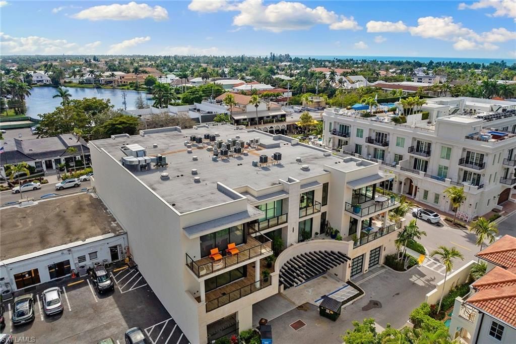 495 5th St S, Unit #304, Naples, FL 34102 Photo