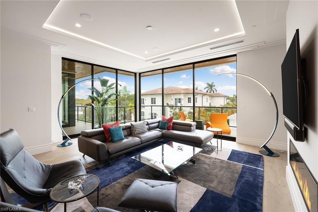 495 5th St S, Unit #304, Naples, FL 34102 Photo