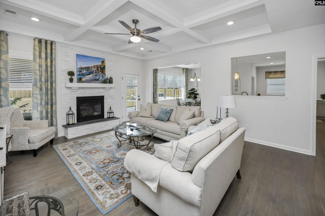 1065 Catskills Way  Photo 4