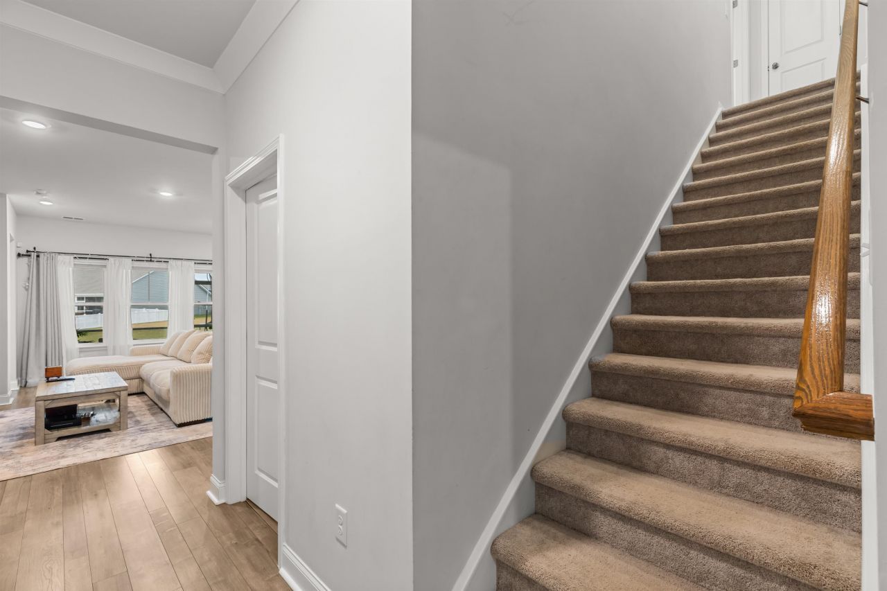 1176 Harbison Circle  Photo 11