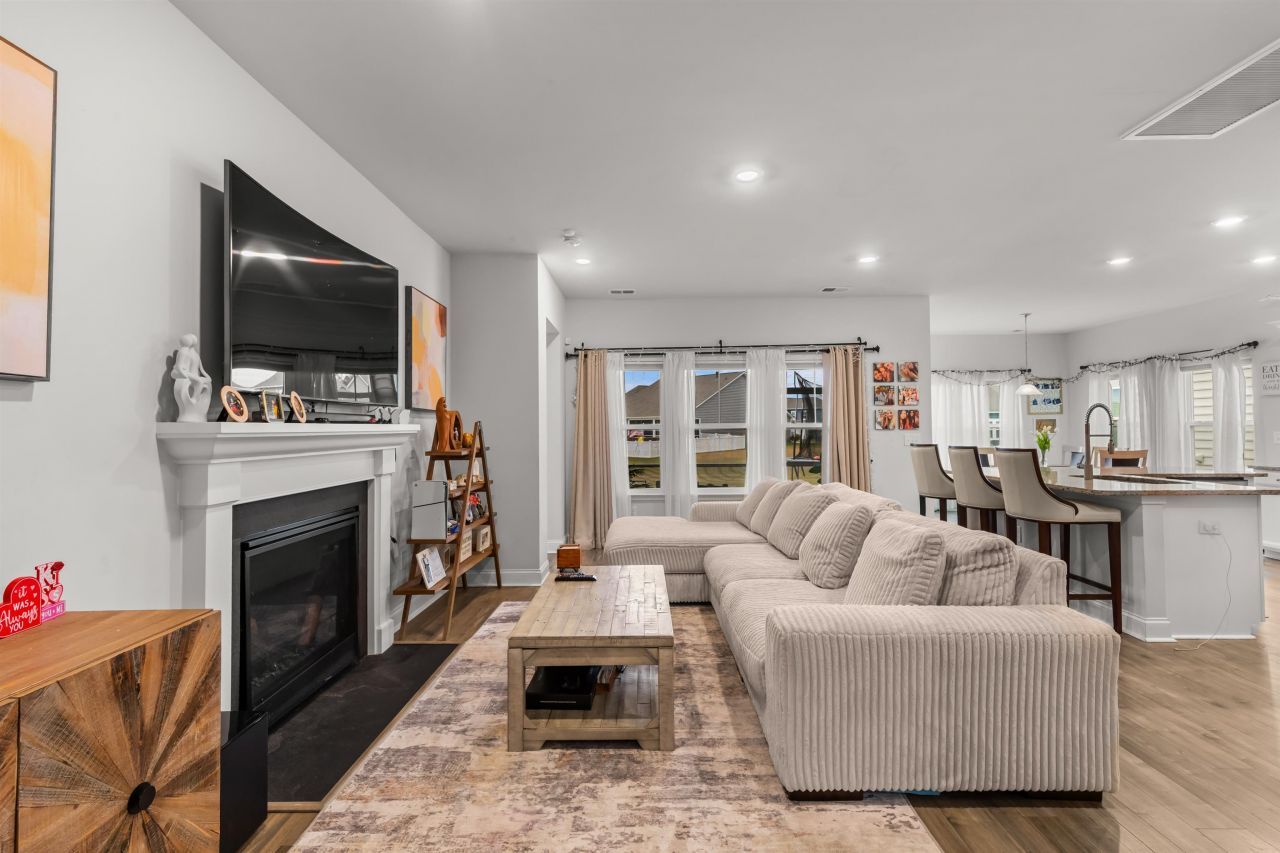 1176 Harbison Circle  Photo 14