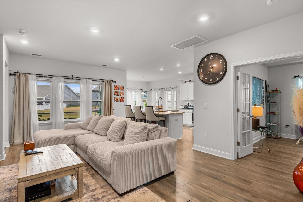 1176 Harbison Circle  Photo 15