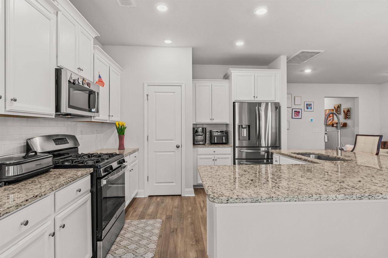 1176 Harbison Circle  Photo 24