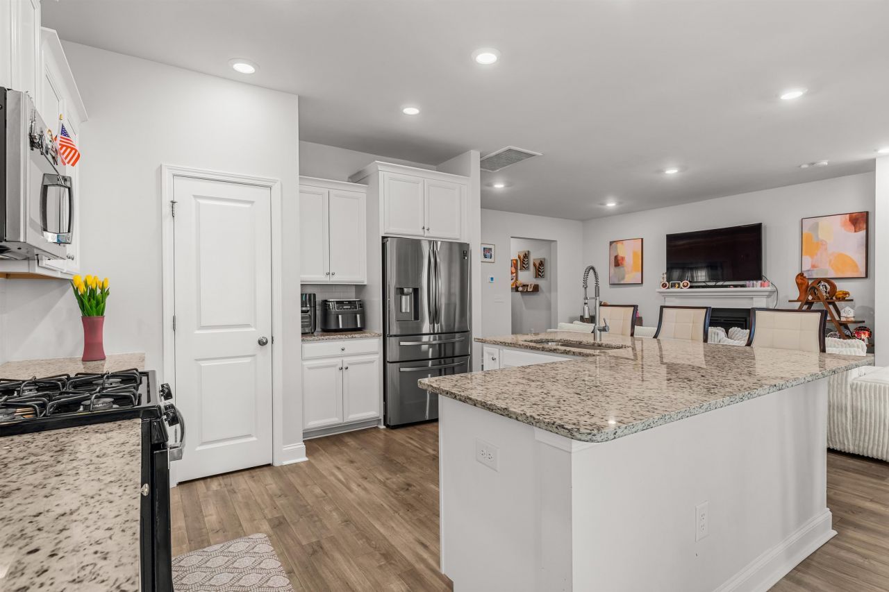 1176 Harbison Circle  Photo 25