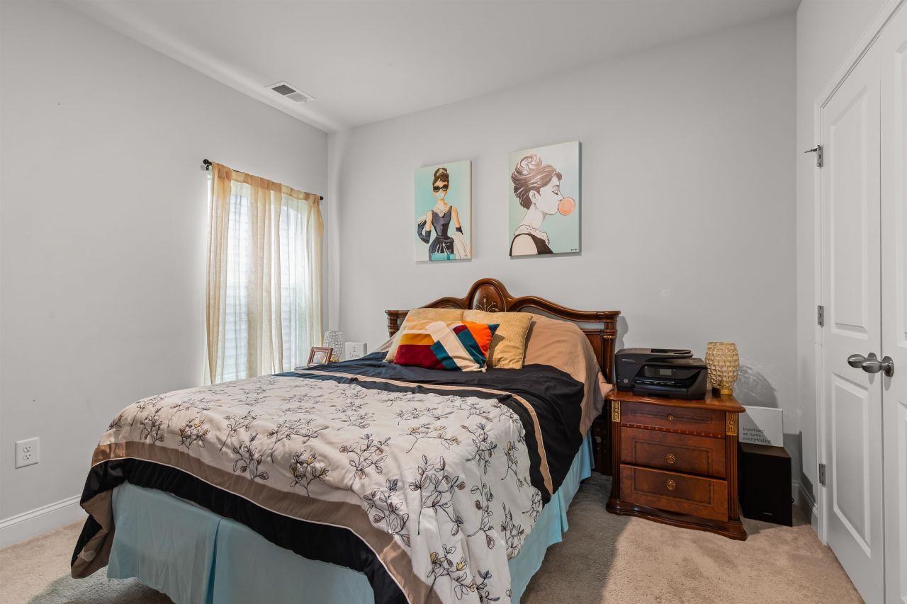 1176 Harbison Circle  Photo 8