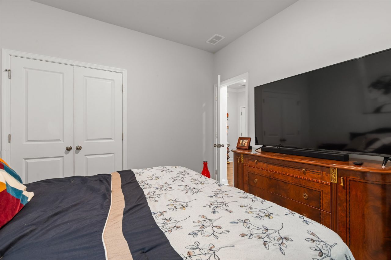 1176 Harbison Circle  Photo 9