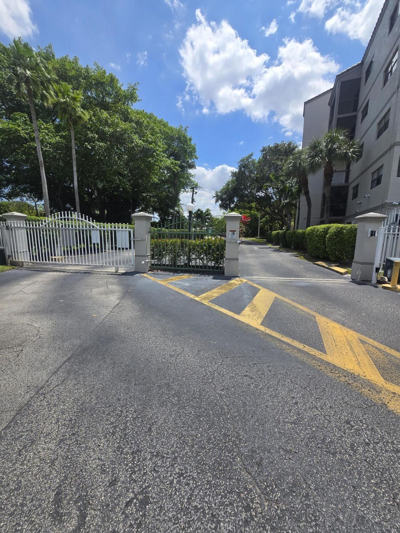 701 NW 19th Street, Unit 408, Fort Lauderdale, FL 33311 Photo