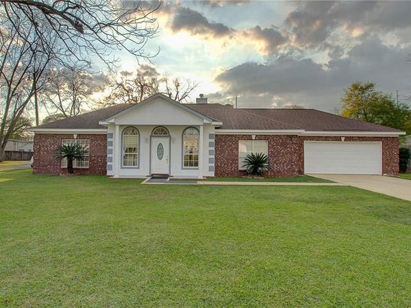 2360 Capital Drive, Mobile, AL 36695