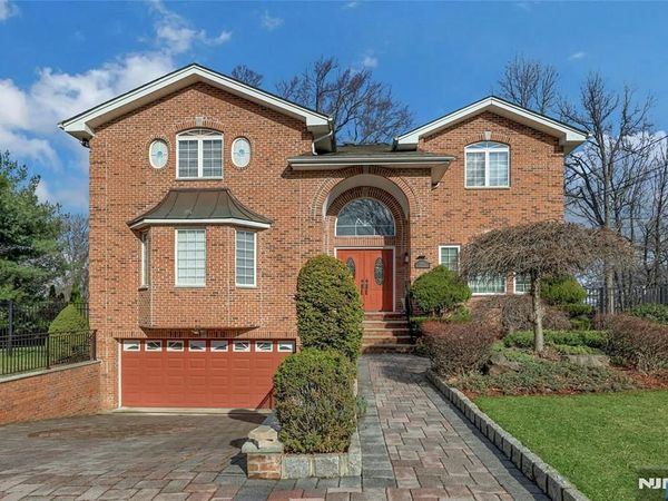 411 Fairway Drive, LEONIA, NJ 07605