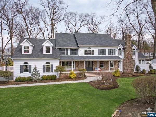381 Lawrence Court, WYCKOFF, NJ 07481