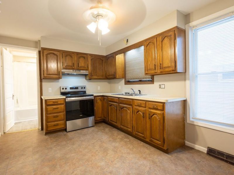 1225 W Osborne Street, Sandusky, OH 44870 Photo 14