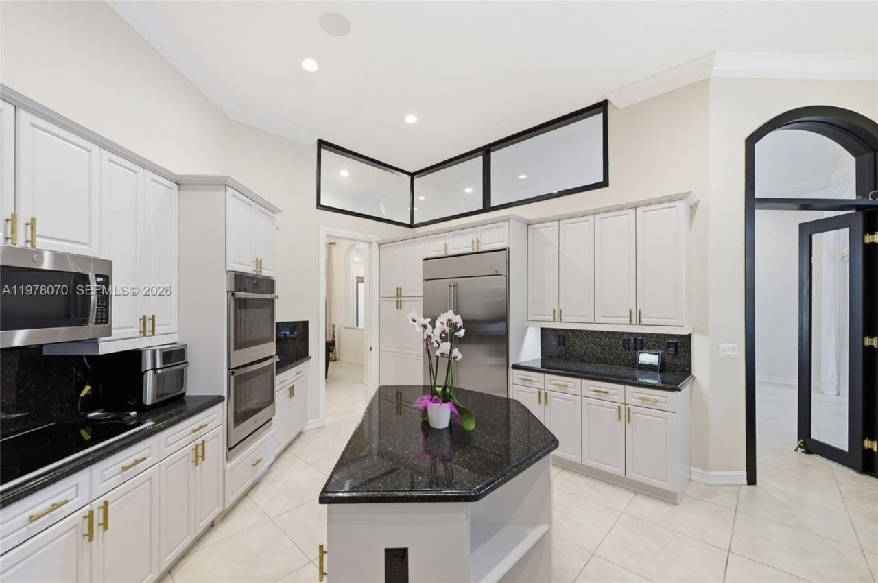 1397 Victoria Isle Dr , Weston, FL 33327 Photo