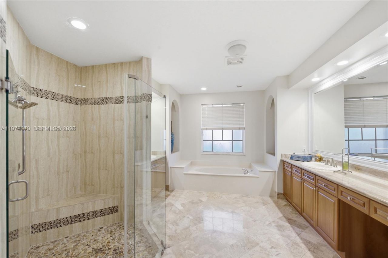 1397 Victoria Isle Dr , Weston, FL 33327 Photo