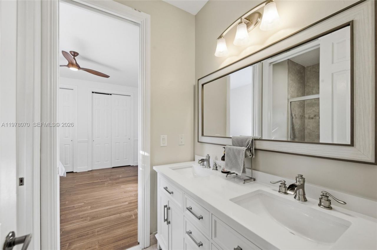 1397 Victoria Isle Dr , Weston, FL 33327 Photo