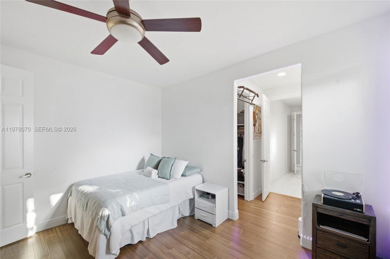 1397 Victoria Isle Dr , Weston, FL 33327 Photo