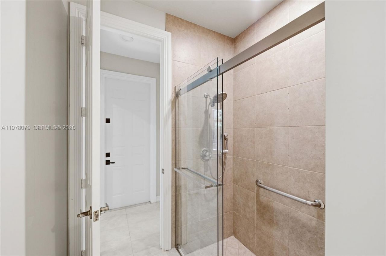 1397 Victoria Isle Dr , Weston, FL 33327 Photo