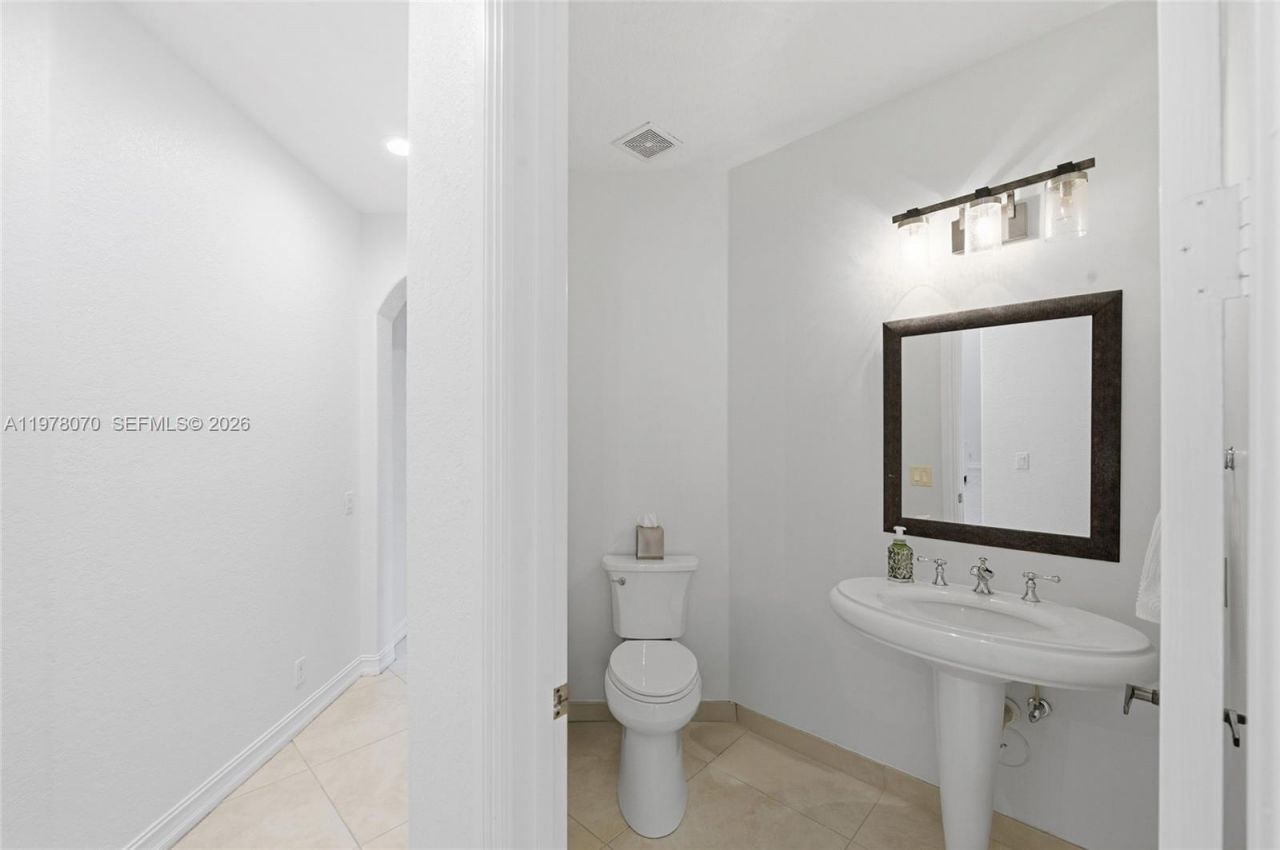 1397 Victoria Isle Dr , Weston, FL 33327 Photo