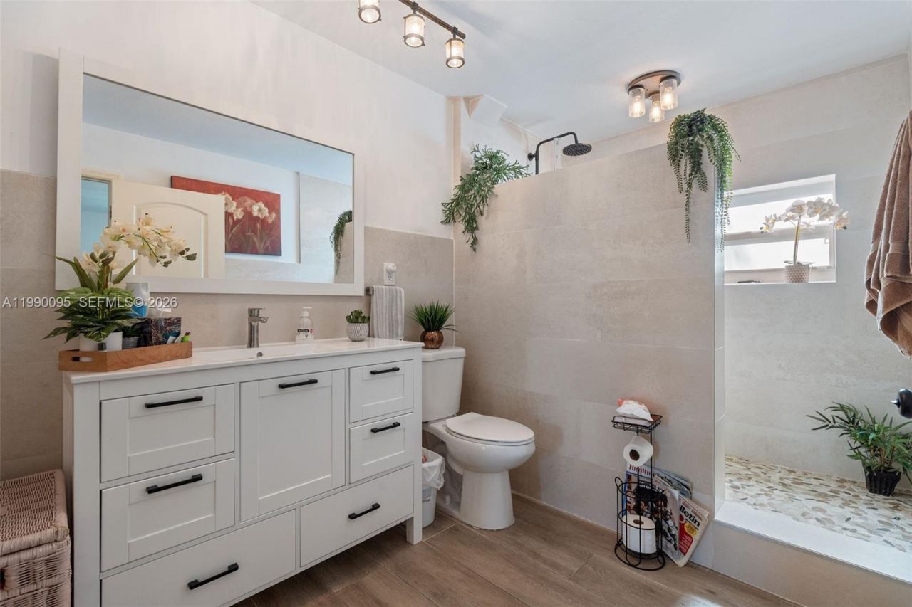 310 NW 130th Ave , Miami, FL 33182 Photo