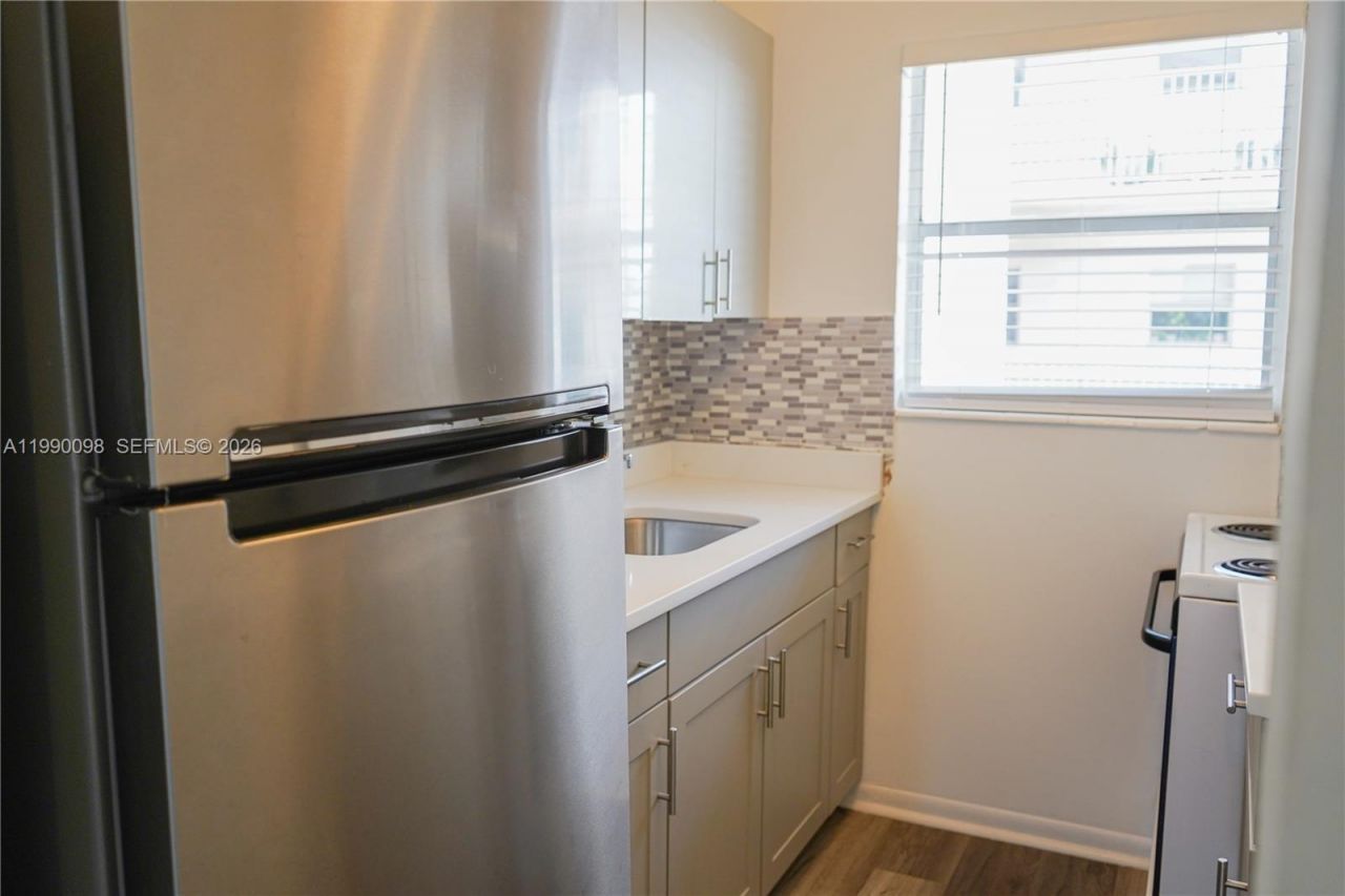 2008 Jackson St , Unit D1, Hollywood, FL 33020 Photo