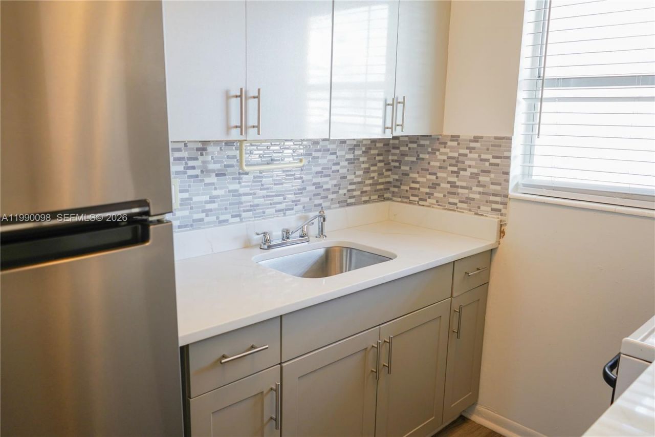 2008 Jackson St , Unit D1, Hollywood, FL 33020 Photo