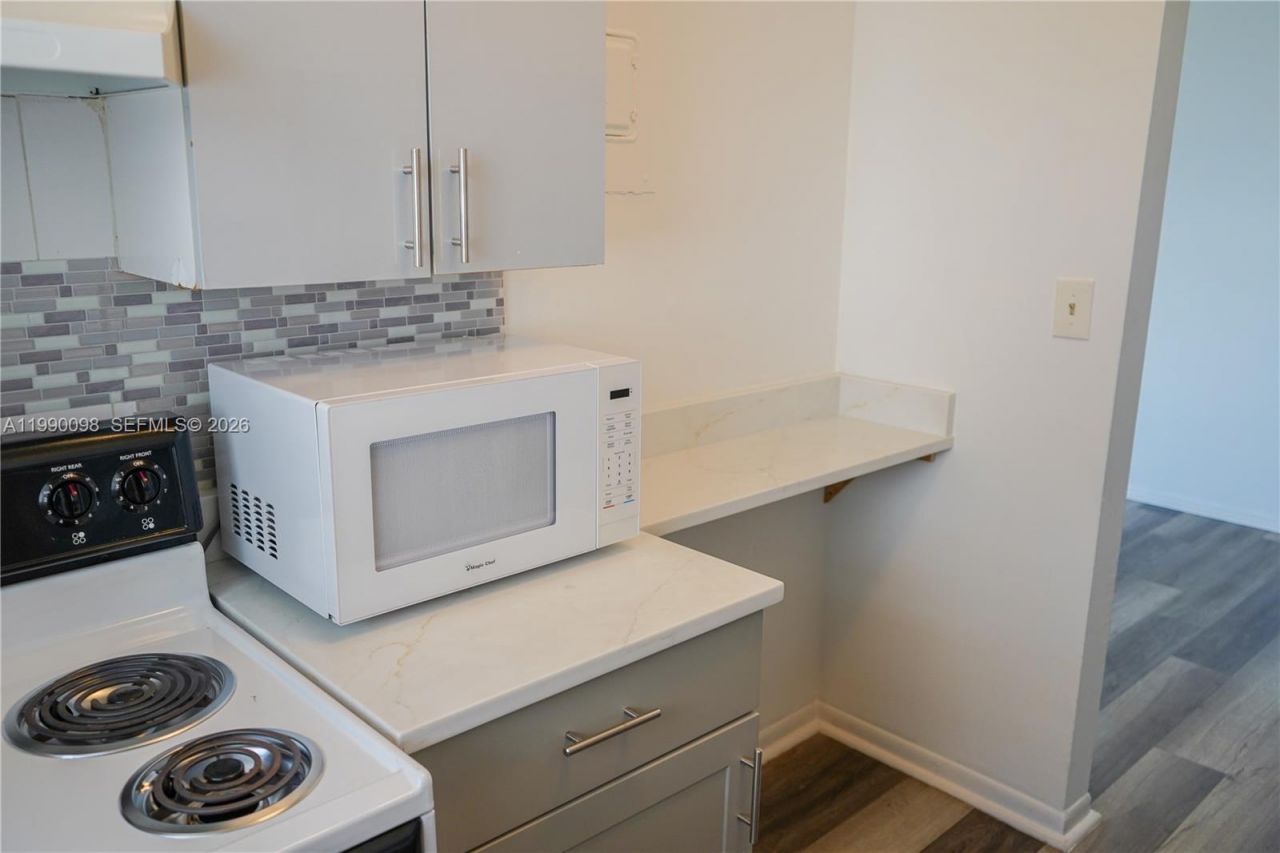 2008 Jackson St , Unit D1, Hollywood, FL 33020 Photo