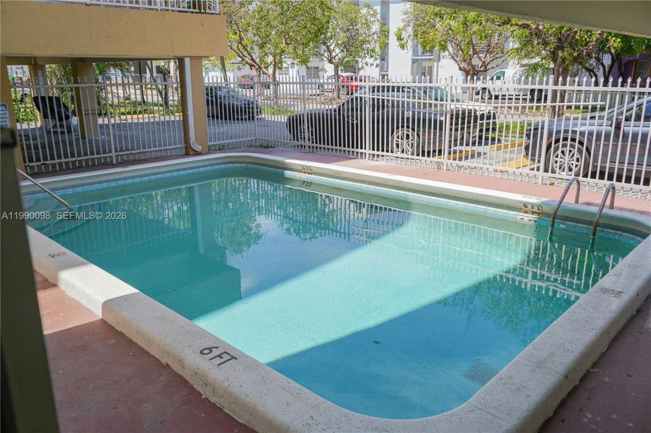 2008 Jackson St , Unit D1, Hollywood, FL 33020 Photo