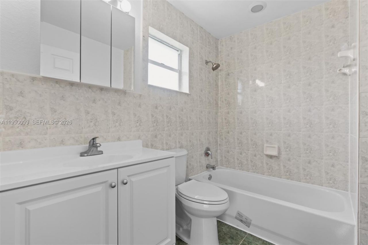 841 NW 10th Street, Hallandale Beach, FL 33009 Photo