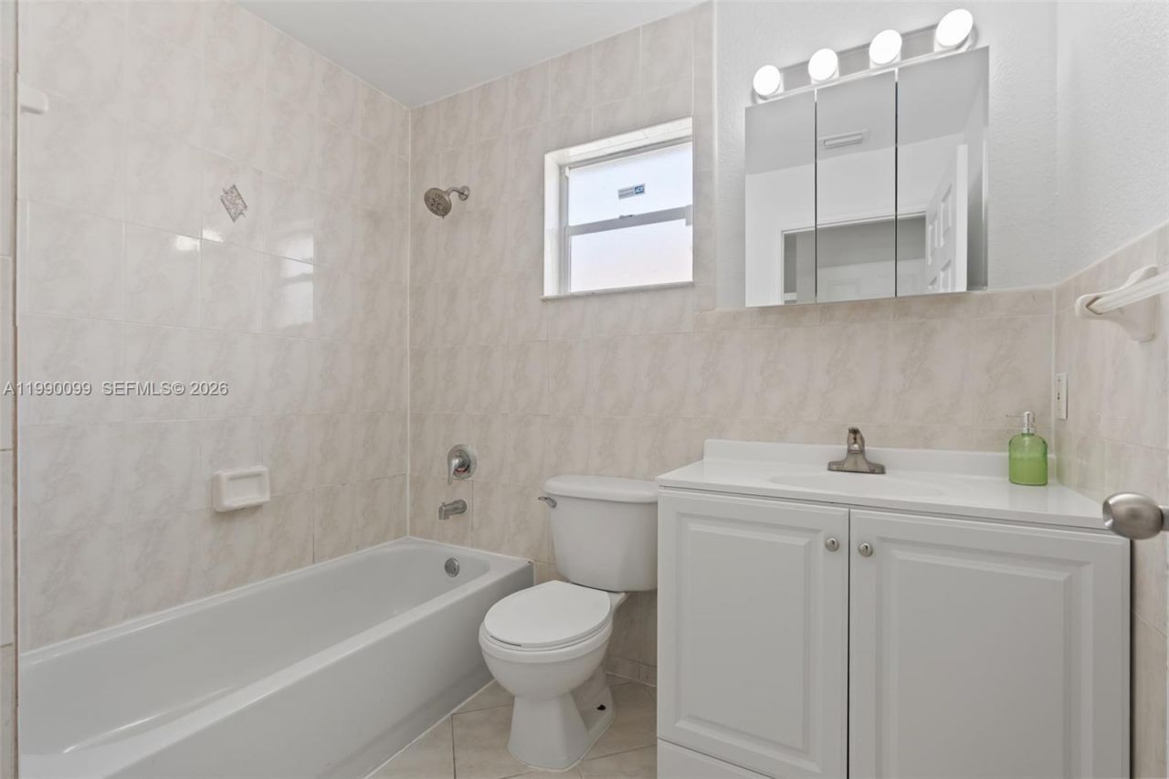 841 NW 10th Street, Hallandale Beach, FL 33009 Photo