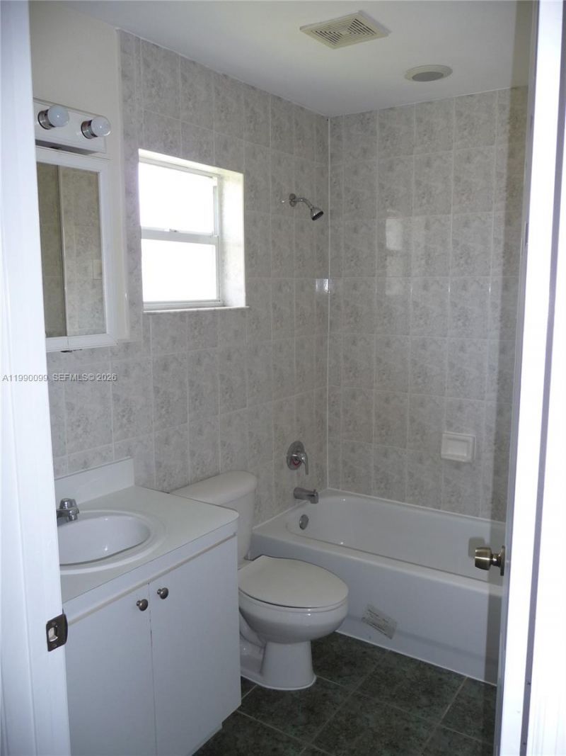 841 NW 10th Street, Hallandale Beach, FL 33009 Photo