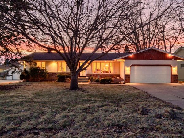 431 Skillman Avenue E, Maplewood, MN 55117