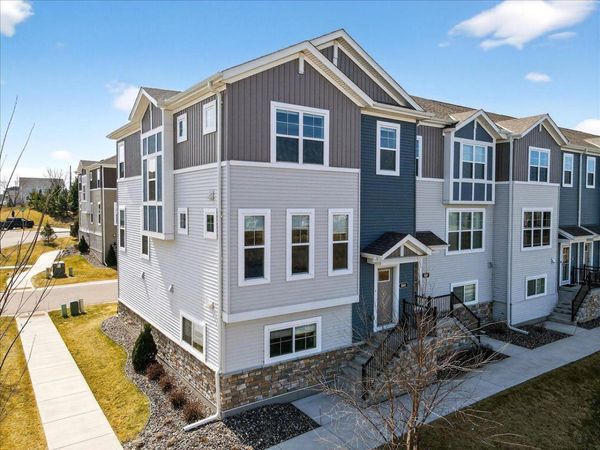 864 Roselyn Drive, Victoria, MN 55386