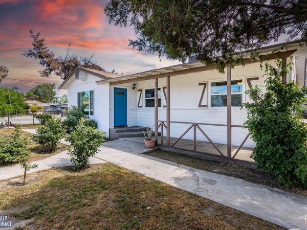 2700 Karen Place, Bakersfield, CA 93307