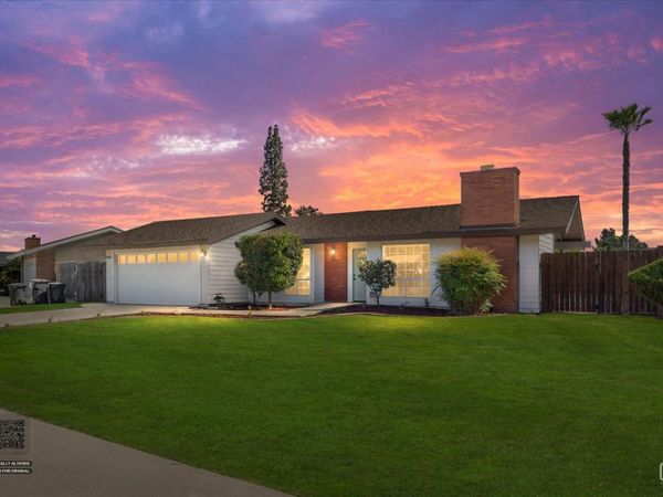 4201 Charter Oaks Avenue, Bakersfield, CA 93309