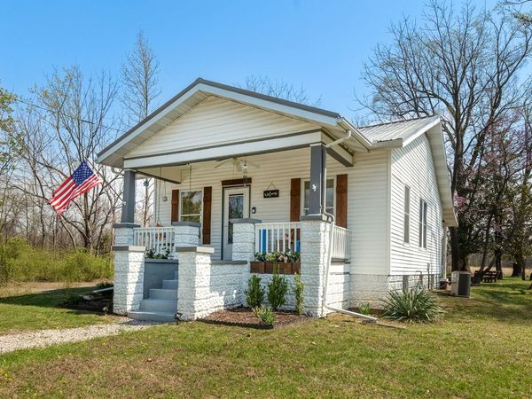 2041 S Illinois Avenue, Carbondale, IL 62901