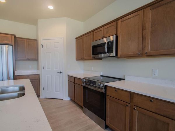 613 Hunter Oaks BOULEVARD, Watertown, WI 53094