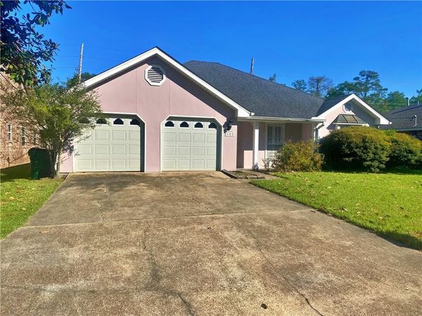 182 DUNLEITH Drive, Destrehan, LA 70047