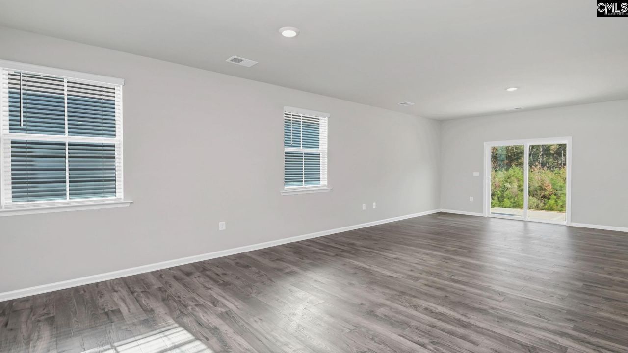 646 Glacier Road Photo 10