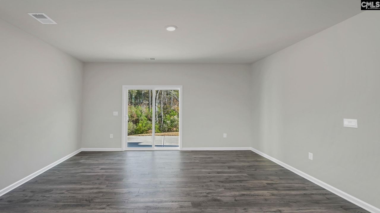 646 Glacier Road Photo 11