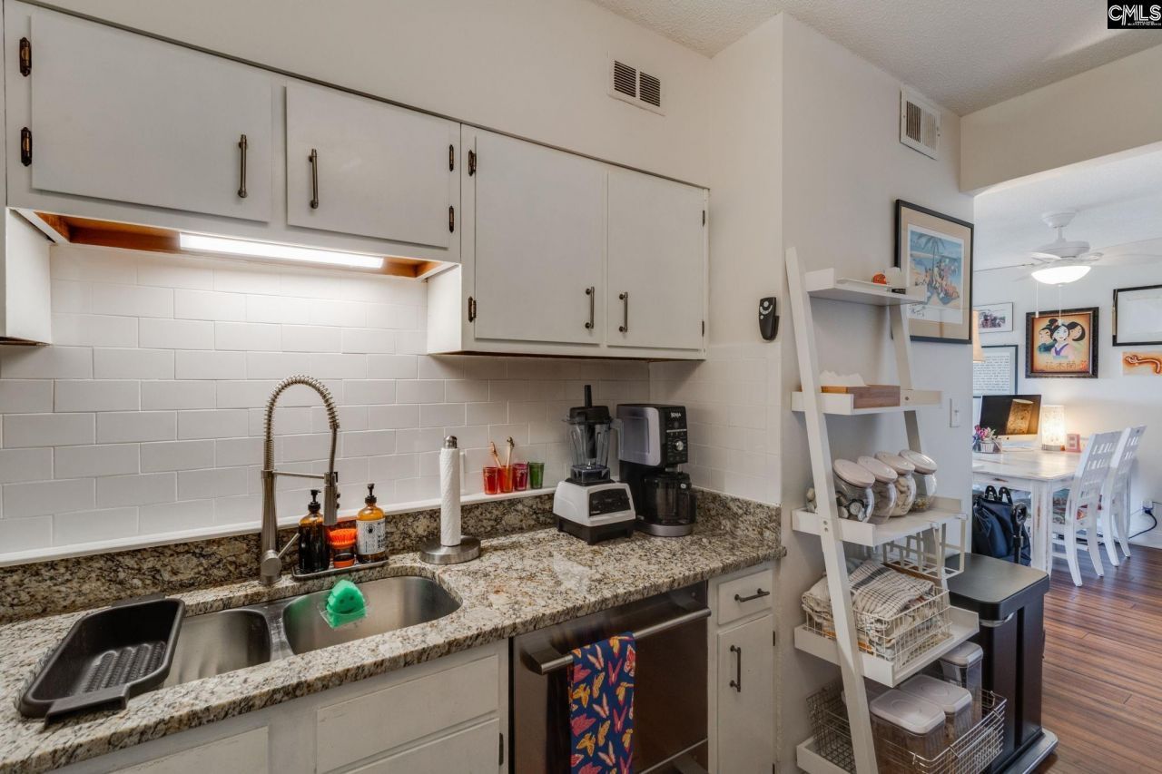 619 King Street  Photo 14