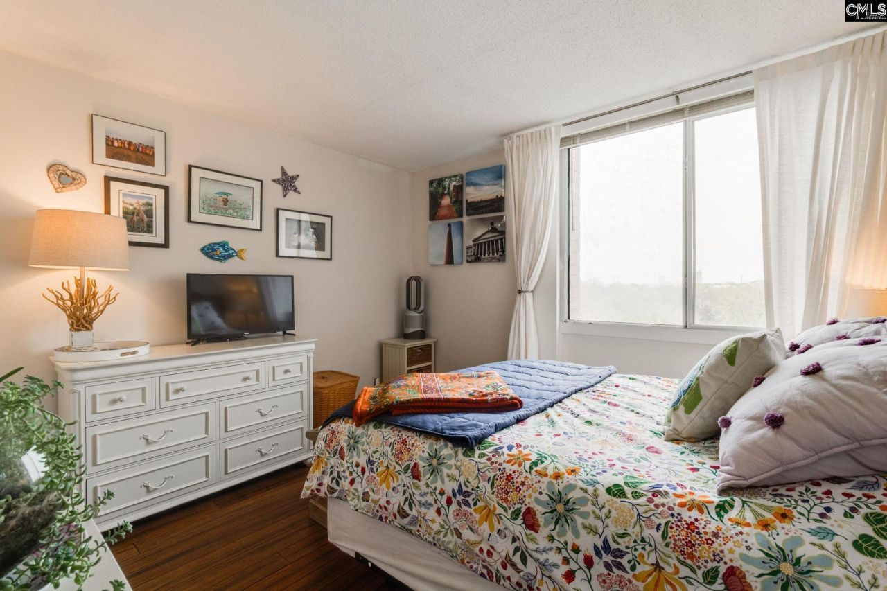 619 King Street  Photo 16