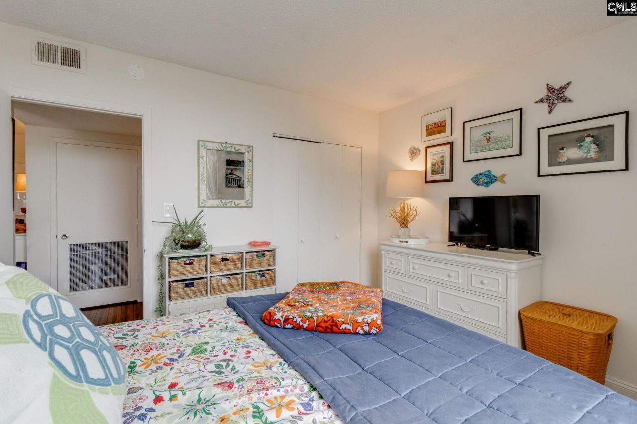 619 King Street  Photo 18