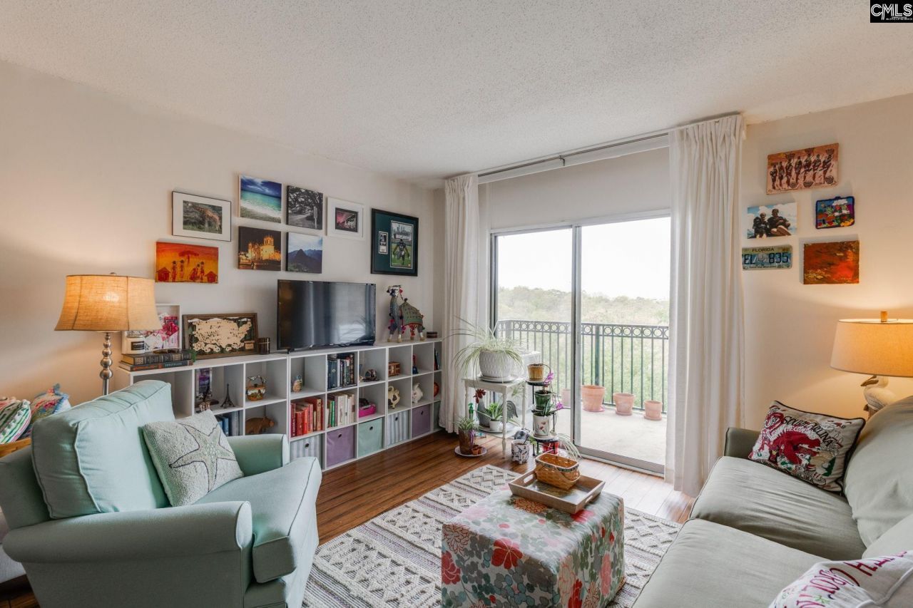 619 King Street  Photo 7