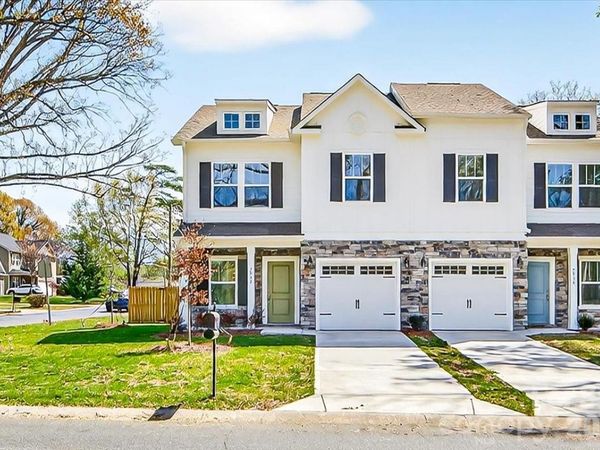 2032 Mandarin Boulevard , Charlotte, NC 28205