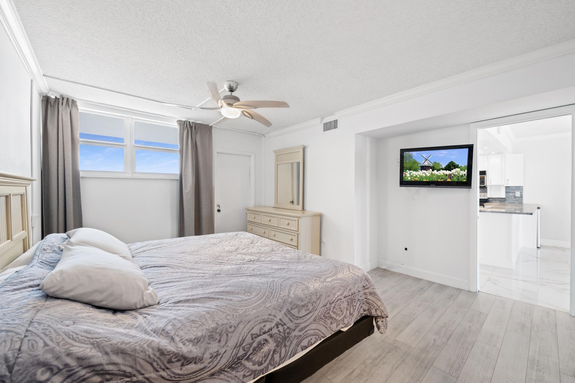 3100 NE 49th Street, Unit 601, Fort Lauderdale, FL 33308 Photo