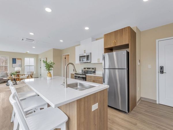 375 Cummins Highway, Unit 301, Boston, MA 02131