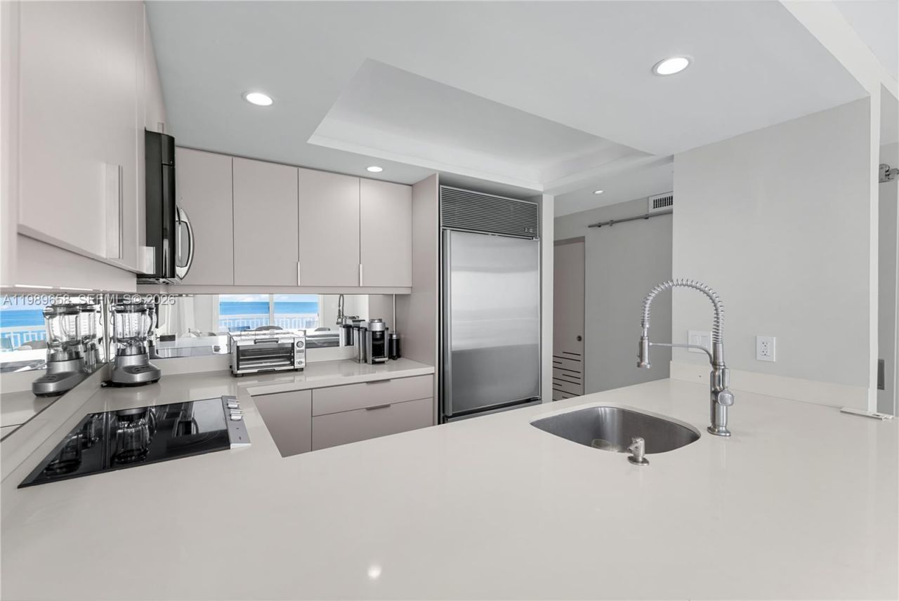 401 Ocean Dr , Unit 918, Miami Beach, FL 33139 Photo